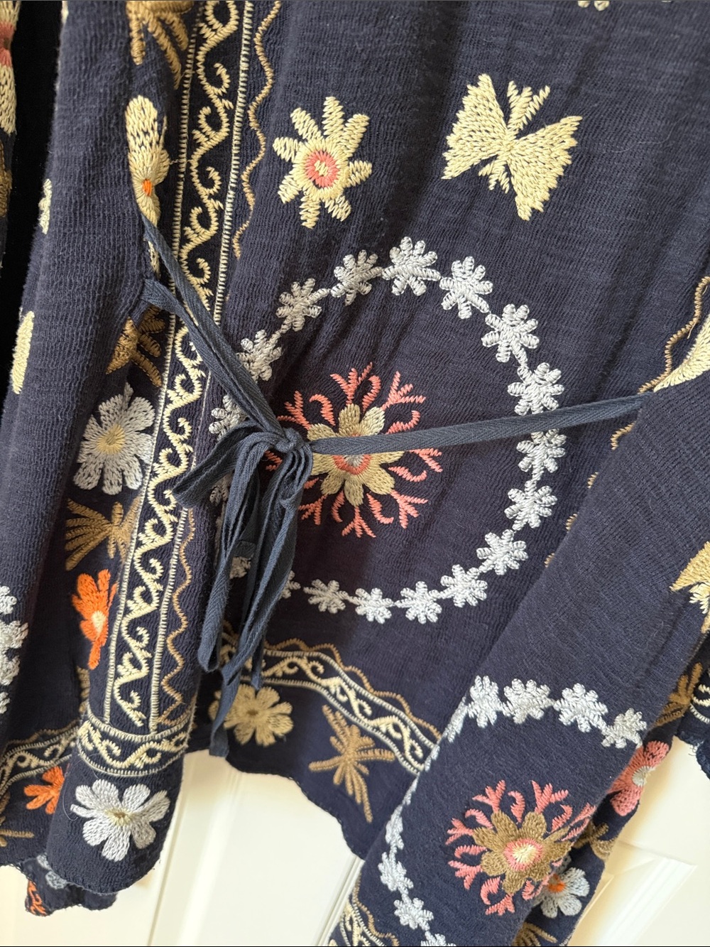 Johnny Was Biya Navy w/ multi colored embroidered Floral Open Cardigan, size M - Picture 8 of 11